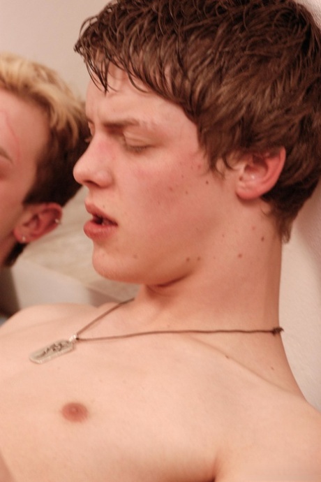 gays twinks blowjob