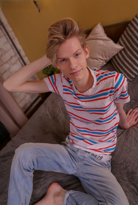gays twinks blowjob